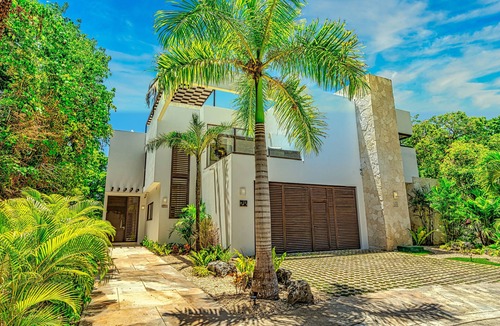 Akumal House | Luxury Beach House in Riviera Maya Bahia Principe 5 Star Resort Beach Access