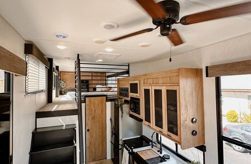 Sandy Beach House | LUXURY Beachfront Camper at The Reef - Kids Loft, Patio-Free Wifi- 24H Security
