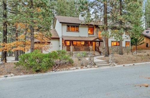 Summit Estates House | Luxury Big Bear Cabin | Walk to Snow Summit & Hiking Trails | Book Now