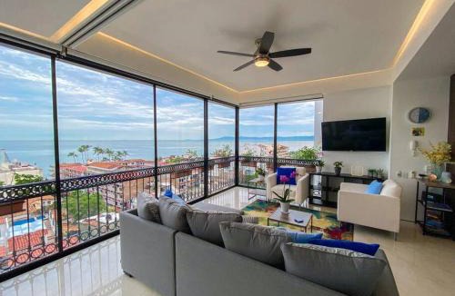 Romantic Zone Apartment | Luxury Oceanview Modern Condo