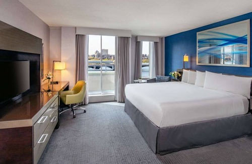 East Cambridge Resort | Make Your Trip More Enjoyable! w/Indoor Pool, Pets are Allowed Here!