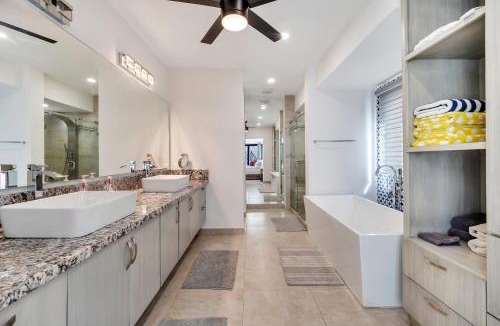 Cabo Bello House | #Marbella Lane - PrimeVilla n Modern Home Comfort