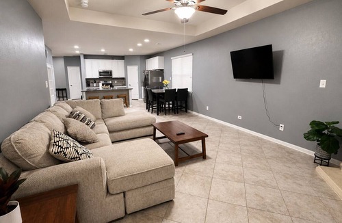 Baytown House | Modern 3BR Baytown Home Near I-10, 20min from Downtown Houston