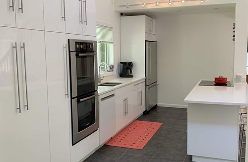 Springs House | Modern Renovated 3 Bedroom in the Springs - Heated saltwater pool