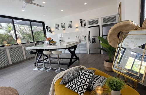 Playacar House | Modern Villa in Playacar, 5 min from Quinta—ideal for families and groups—24 guests—shuttle service