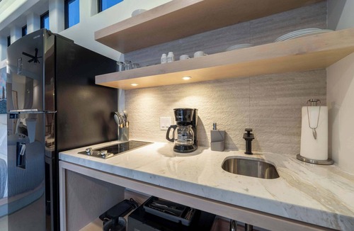 Centro Apartment | New 1BR Condo near Marina and Downtown - Pool