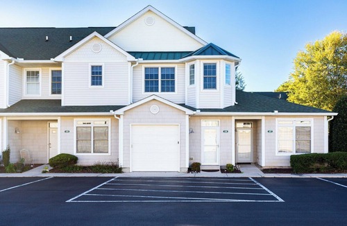 Rehoboth Beach House | Newly Available Upscale 3-bedroom Rehoboth Beach Getaway / Pool & Hot tub summer