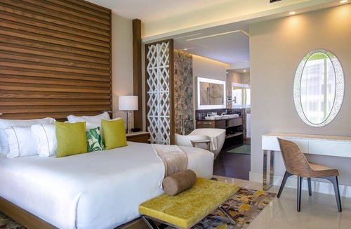 Puerto Juarez Hotel | Ocean-View 1BR Suite in Cancun—1,246 sq ft of Refined Coastal Elegance