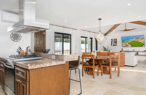 Paraiso Escondido House | Ocean view private villa with pool and activities