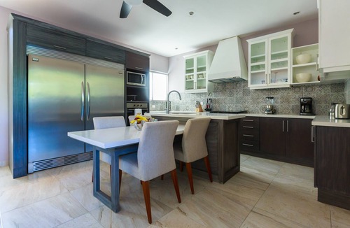 Colonia Meteorologico House | Oceanfront 4BR Villa Isla Mujeres - Pool, Staff, Ocean Access