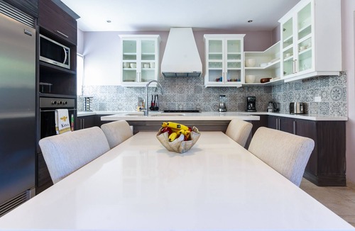 Colonia Meteorologico House | Oceanfront 4BR Villa Isla Mujeres - Pool, Staff, Ocean Access