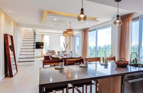 Villa Juarez Apartment | Oceanview Rooftop with plunge pool, gym & BBQ