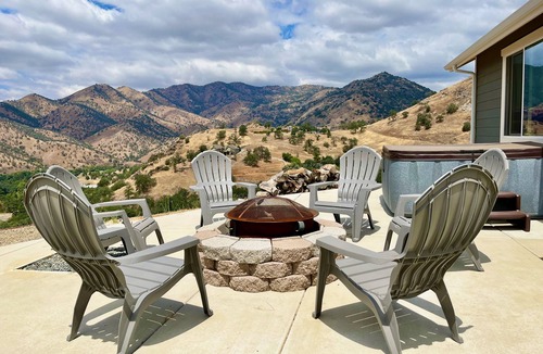 Three Rivers House | Panoramic Mountain and Valley Views