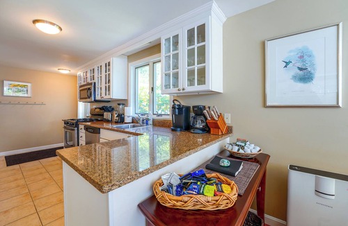 Freeport Apartment | Peaceful Waterfront Apt w/Deck, 22 Mi to Portland