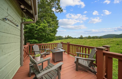 Todd House | Pet-Friendly Charming Cabin near Boone w/Views & Fireplace