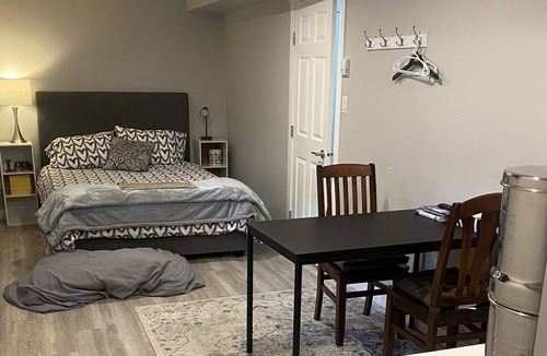 Jasper Bed & Breakfast | Pet Friendly - Short walk to downtown Jasper
