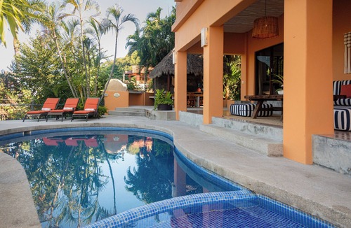 North End House | Private Home Near Beach, Surf spots and Town
