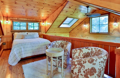 Chichester Cabin | Private Streamside Cabin