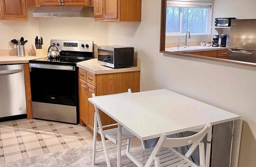 Kenmore Apartment | Private studio in Kenmore perfect for your relaxing getaway