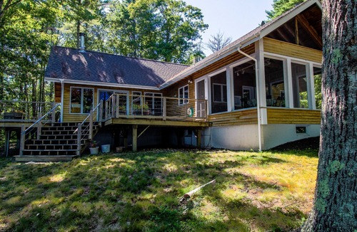 Mac Mahan Cabin | Private waterfront home with large deck & deep water dock
