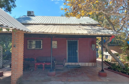 San Antonio de las Minas Cabin | Red Loft House in San Antonio de las Minas BC