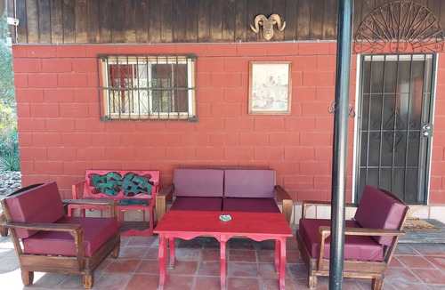 San Antonio de las Minas Cabin | Red Loft House in San Antonio de las Minas BC