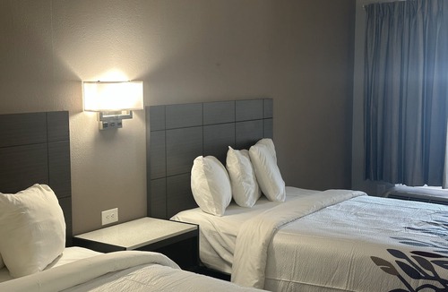 Media Hotel | Red Roof Inn Media, PA