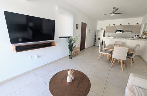 Puerto Morelos Condo | Resort Vibes King bed Pool Gym tennis pickle court High Speed Wifi