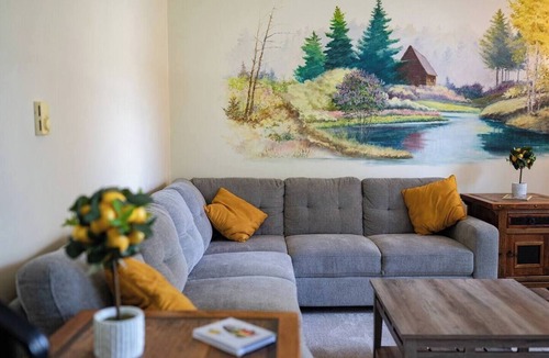 Grayling House | Riverfront & Walkable! Ausable Riverfront & Steps to Downtown Breweries/Shops