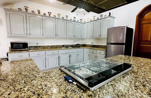 La Gloria House | Rooms with private bathroom and Ocean views? Yeah! I found it