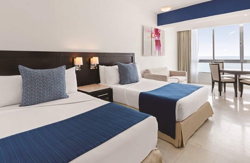 Marina Mazatlan Hotel | Royal Park Modern Junior Suite w Garden Next to Cerritos Beach