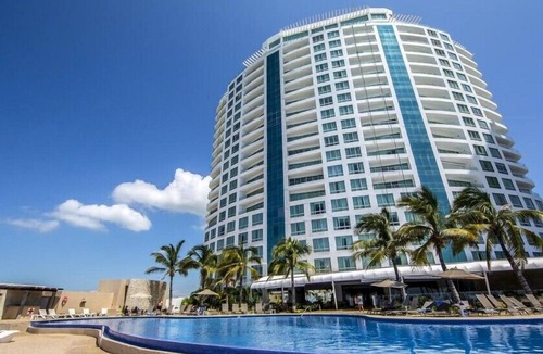Marina Mazatlan Hotel | Royal Park Modern Junior Suite w Garden Next to Cerritos Beach
