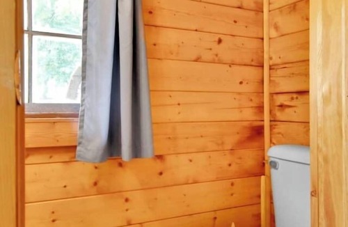Bloomington Cabin | Rustic Cabin with Pool Access