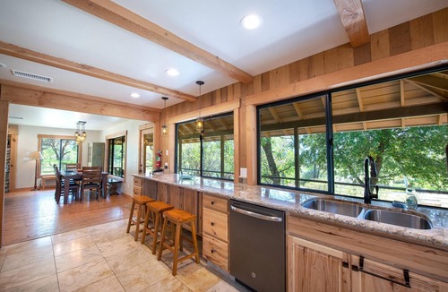 Oakhurst House | Sierra Base Camp