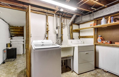 Silver Spring Apartment | Silver Spring Retreat Near DC | Pet Friendly Yard