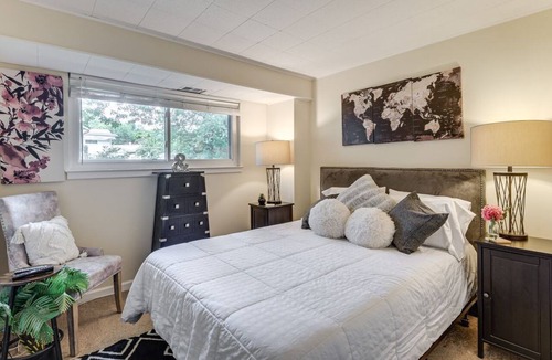 Silver Spring Apartment | Silver Spring Retreat Near DC | Pet Friendly Yard
