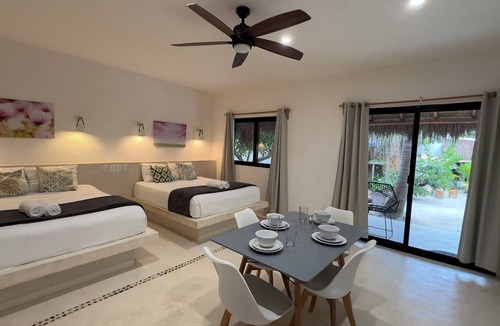 Isla Holbox Apartment | Sleeps 4, Kitchen, Starlink, 1 Min to Beach, C2
