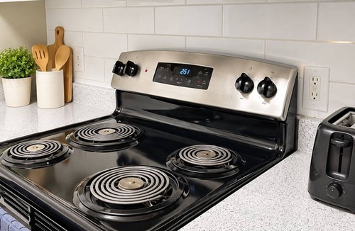 Sweetbriar Apartment | SOCO 2BDR-Shoping, Dining, Music - Apartment