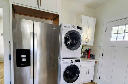 Ridgely House | Spacious Ridgely Home- Huge Yard, Bikes & Peaceful Porches near tourist hubs