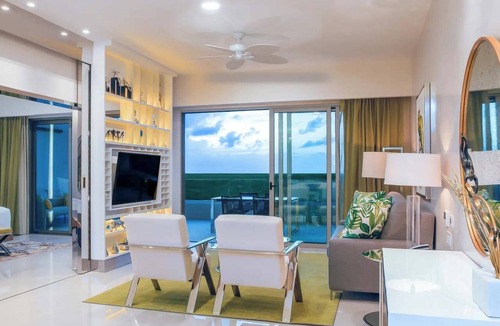 Puerto Juarez Resort | Spacious Two-Bedroom Pool View Suite in Cancún – Perfect for Families