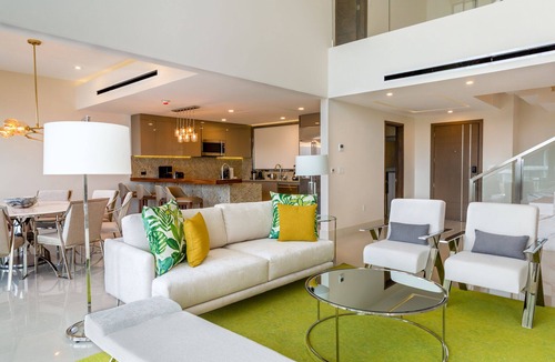 Punta Sam Resort | Spectacular 3-Bedroom Penthouse Loft, Private Rooftop Jacuzzi, Hammock Terrace