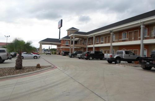 Beeville Hotel | Studio 6-Beeville, TX