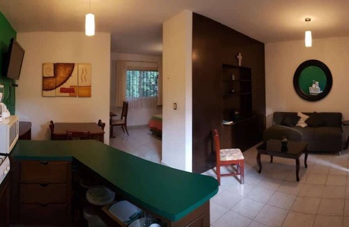 Tuxtla Gutierrez Apartment | Studio con Jardin y AC en Residencial Campestre & Starbucks