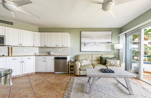 San Jose del Cabo Condo | Stunning Oceanfront Condo with Pool in Mira Vista