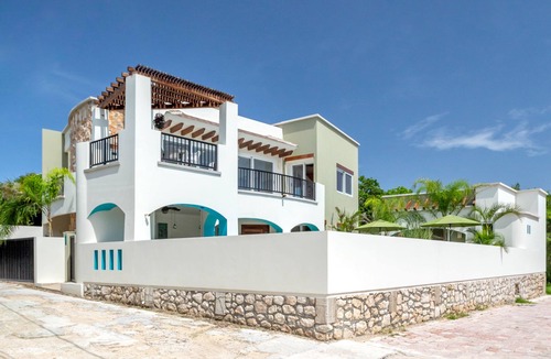 Isla Mujeres House | Stunning Views - Popular luxury home, 4 king suites, TWO pools and Ocean Access!