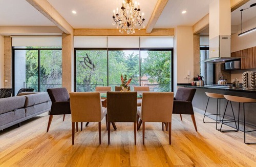 Colonia Roma Condo | Stylish Haven w/Balcony Steps to Jazz Bar & Cafes