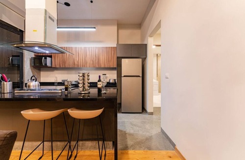 Colonia Roma Condo | Stylish Haven w/Balcony Steps to Jazz Bar & Cafes