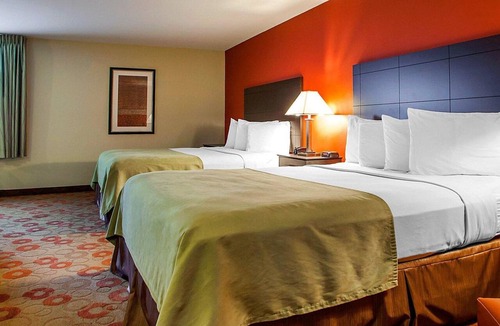 Cedar Falls Hotel | Suburban Studios Cedar Falls
