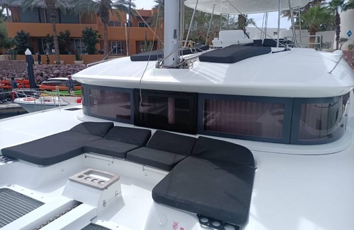 La Paz Boat Rental | Sun-Kissed Sailing in Mar de Cortez: A Baja California Sur Beach Experience