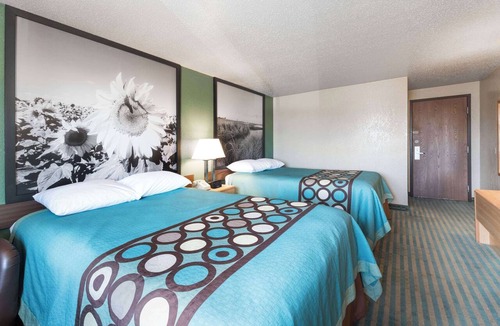 Devils Lake Hotel | Super 8 by Wyndham Devils Lake